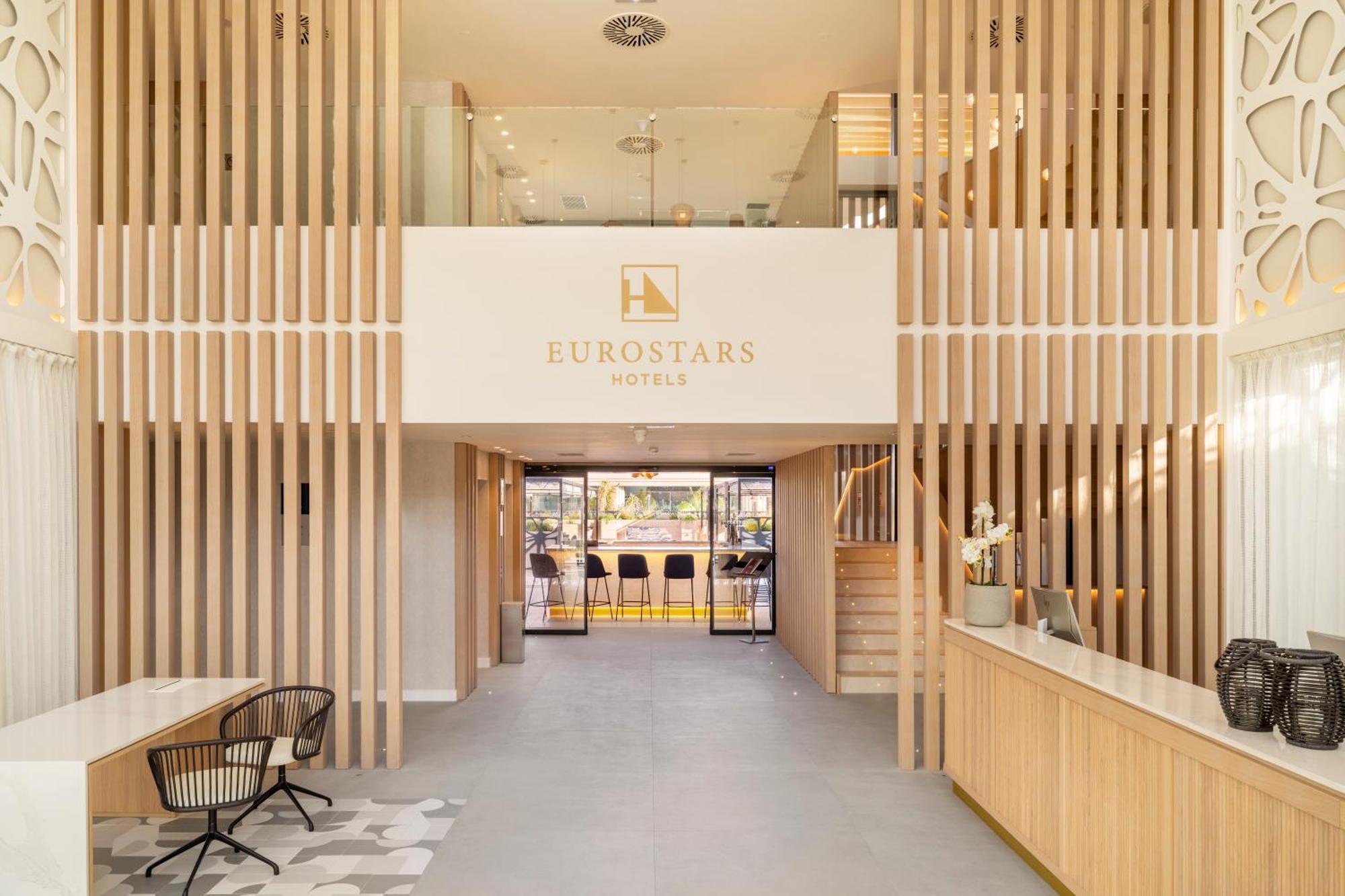 Eurostars Oasis Marbella Hotel Exterior photo