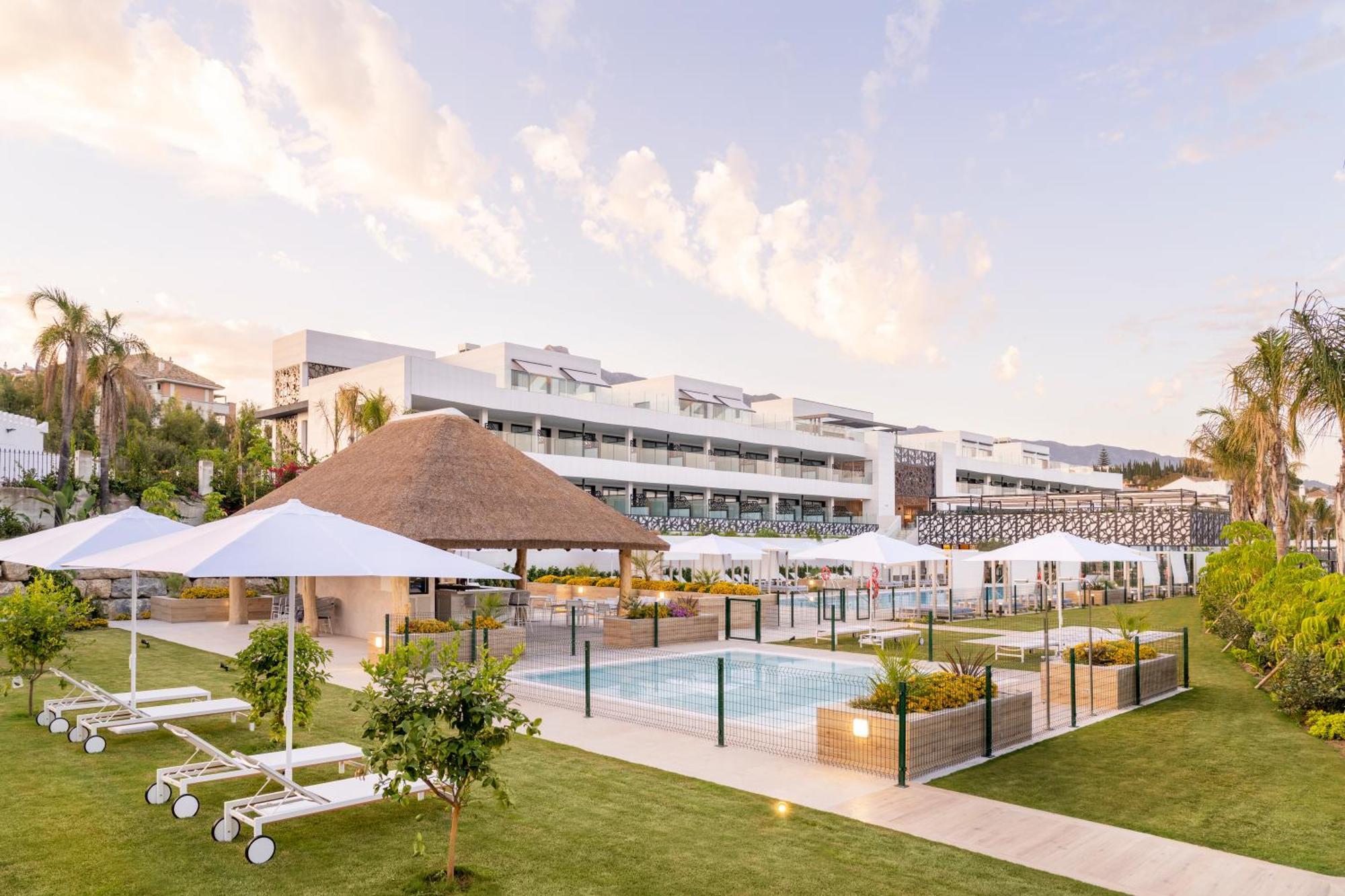 Eurostars Oasis Marbella Hotel Exterior photo
